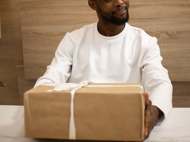 Monkey Holding Box Blunder - Mistake or a SEO Trick